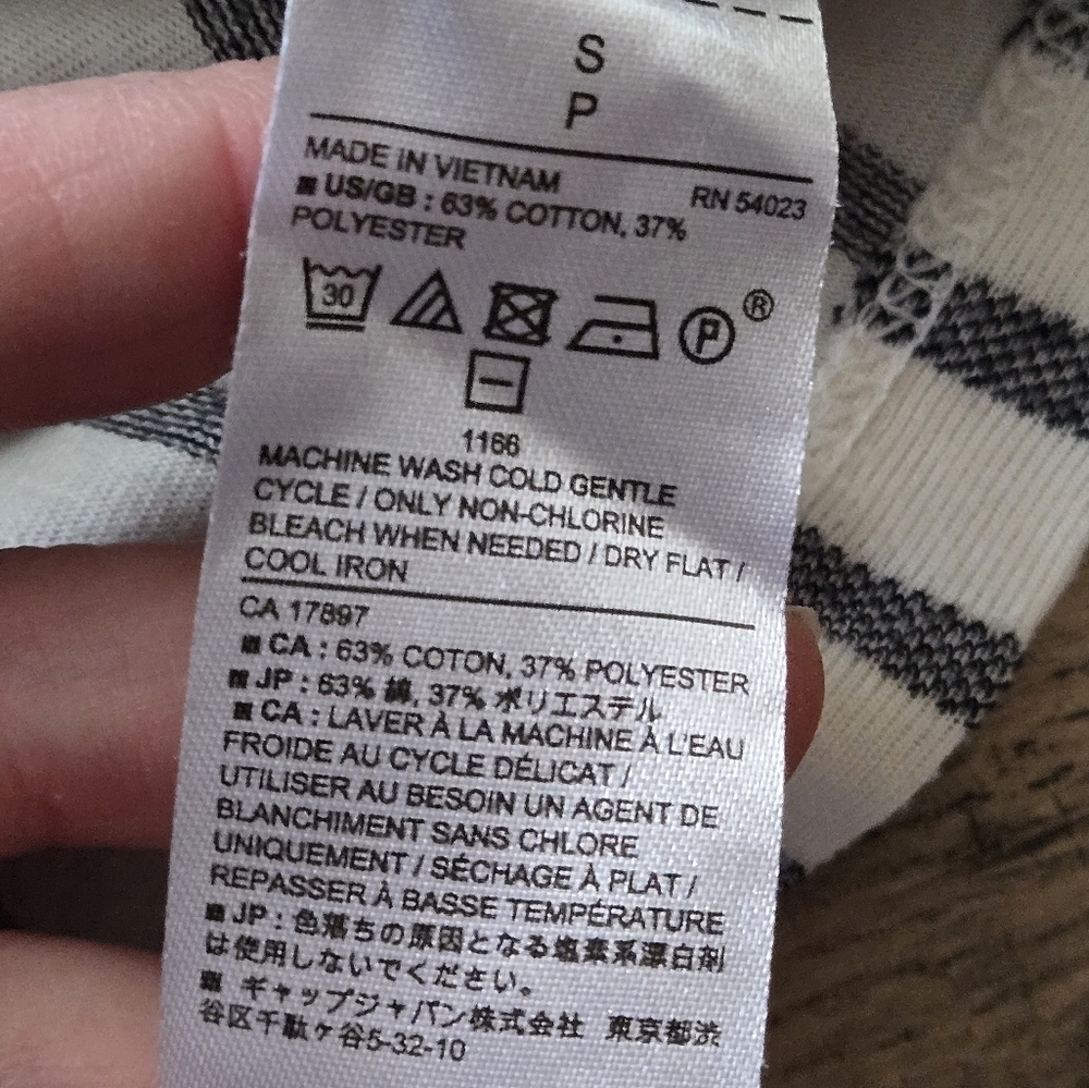 Banana Republic Striped Grey And White Small Top. Great Summer Top. - Picture 6 of 8